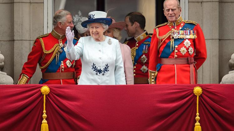 La reine Elizabeth II fête officiellement son 88e anniversaire aux côtés du prince Philip à Londres, le 14 juin 2014 [Leon Neal / AFP]