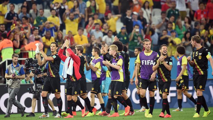 Les joueurs belges saluent le public après leur victoire face à la Corée du Sud au Mondial, le 26 juin 2014 à Sao Paulo [ / AFP]