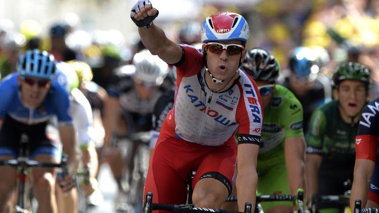 Le coureur norvégien de l'équipe Katusha Alexander Kristoff (c) remporte la 15e étape du Tour de France entre Tallard et Nîmes, le 20 juillet 2014 [ / AFP]
