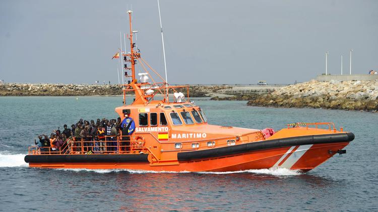 Plus de 600 immigrants clandestins ont été secourus par les services de secours maritimes espagnols en quatre jours [Marcos Morena / AFP]