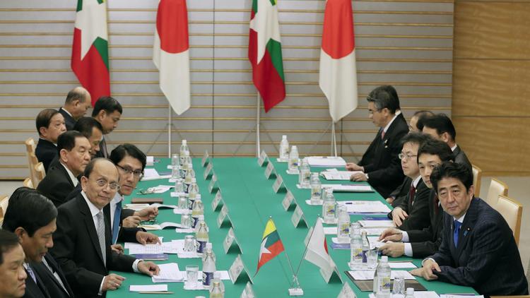 Les dirigeants des pays de l'Asean réunis en sommet à Tokyo le 15 décembre 2013 [Kimimasa Mayama / Pool/AFP]