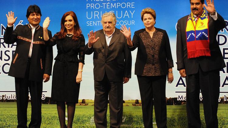 Les dirigeants des pays du Mercosur réunis à Montevideo, en Uruguay, le 12 juillet 2013 [Miguel Rojo / AFP Photo]