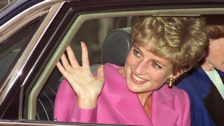 La Princesse Diana le 14 novembre 1992 à son arrivée à la Cité de la Musique à Paris [Joël Robine / AFP/Archives]
