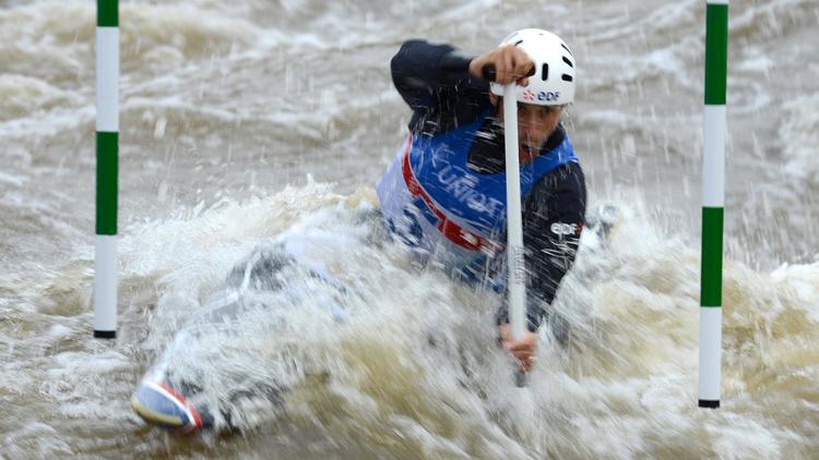 Le Français Denis Gargaud lors des demi-finales du C1, aux Mondiaux de canoë-kayak à Prague [Michal Cizek / AFP]