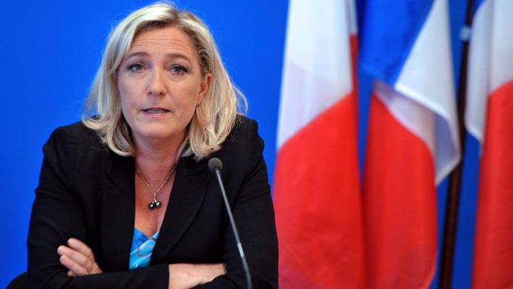 La présidente du Front national, Marine Le Pen, donne une conférence de presse au siège du parti, à Nanterre, le 19 juin 2013 [Pierre Andrieu / AFP/Archives]