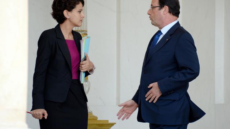 Najat Vallaud-Belkacem et le président François Hollande, le 10 juillet 2013 à l'Elysée [Bertrand Guay / AFP/Archives]