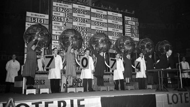 Le tirage au sort de la Loterie nationale en 1951 [- / AFP/Archives]