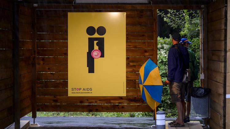 Des curieux visitent le 24 août 2013, lors d'une journée "portes ouvertes", les  "sexboxes" mises à disposition des clients et prostituées à Zurich  [Fabrice Coffrini / AFP]