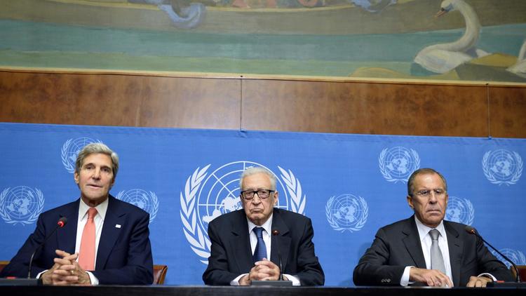 John Kerry, Lakhdar Brahimi et Sergueï Lavrov, le 13 septembre 2013 à Genève lors des pourparlers sur l'arsenal chimique de la Syrie [Philippe Desmazes / AFP]