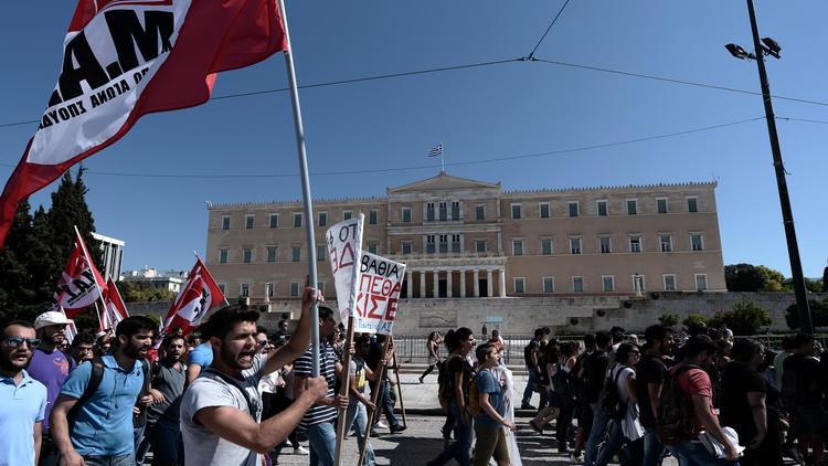 Manifestation contre le fascisme devant le Parlement, à Athènes, le 25 septembre 2013 [Aris Messinis / AFP]