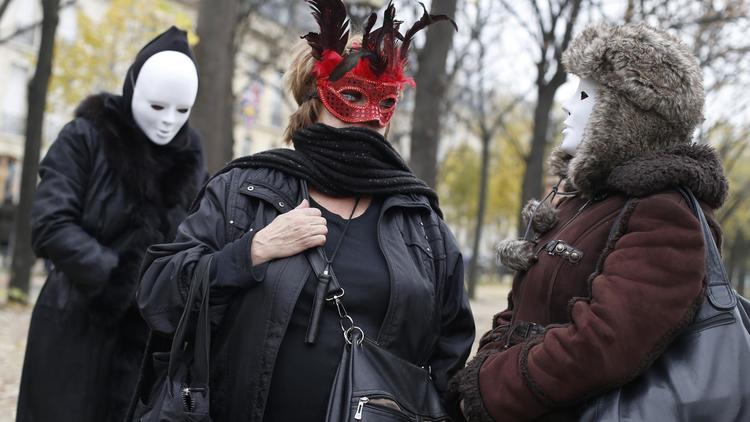 Manifestantes contre la pénalisation des clients de prostituées, le 29 novembre 2013 à Paris [Thomas Samson / AFP]