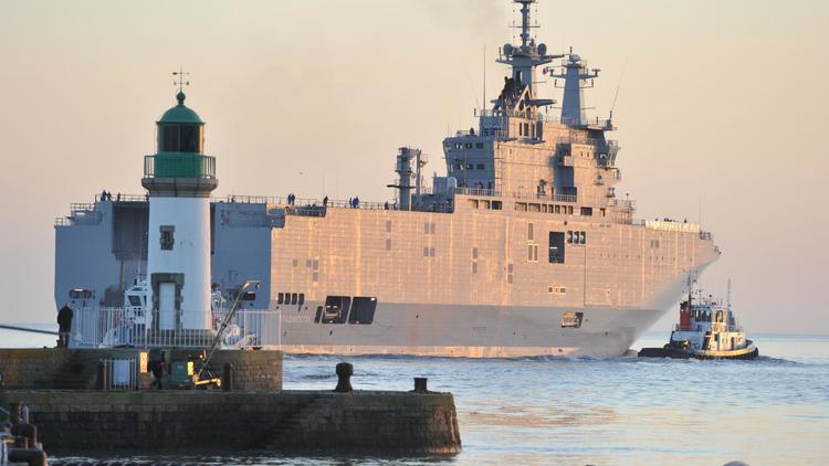 Le "Vladivostok", navire de type "Mistral" vendu par la France à la Russie, dans le port de Saint-Nazaire, en Loire Atlantique, le 5 mars 2014 [Frank Perry / AFP]