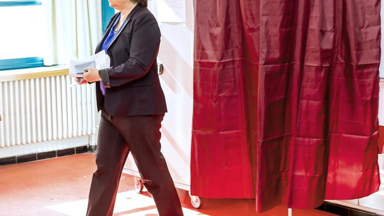 Martine Aubry vote à Lille lors du 1er tour des Municipales, le 23 mars 2014 [Philippe Huguen / AFP/Archives]