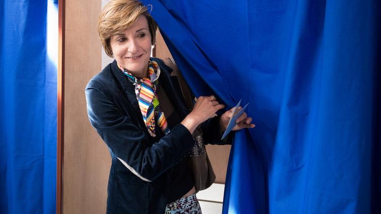 La candidate socialiste Cécile Helle à Avignon le 30 mars 2014 [Bertrand Langlois / AFP]