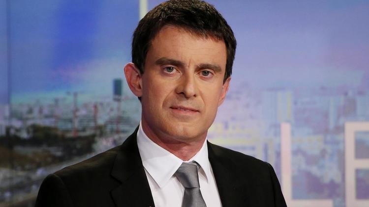 Le nouveau Premier ministre Manuel Valls sur le plateau de TF1 le 2 avril 2014 [Patrick Kovarick / AFP]