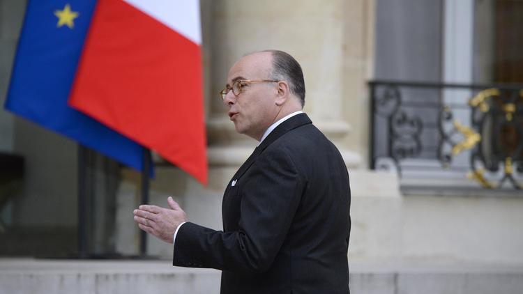Bernard Cazeneuve à son arrivée à l'Elysée pour le premier Conseil des ministres du gouvernement Valls le 4 avril 2014 à Paris [Lionel Bonaventure / AFP]