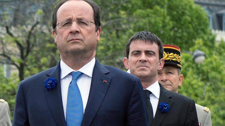 Le président Francois Hollande (g) et le Premier ministre Manuel Valls le 8 mai 2014 à Paris [Alain Jocard  / Pool/AFP]