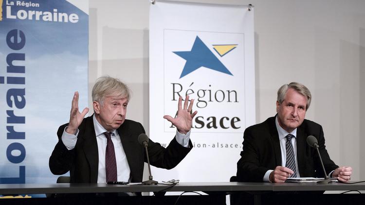 Jean-Pierre Masseret (G), président de la région Lorraine, et Philippe Richert, président de la région Alsace, le 6 juin 2014 à Wingen-sur-Moder [FREDERICK FLORIN / AFP]