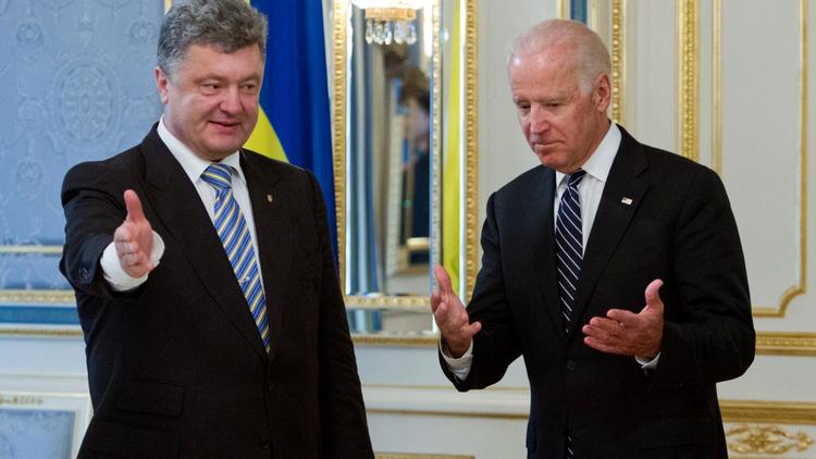 Le président ukranien Petro Porochenko et le vice-président américain Joe Biden le 7 juin 2014à Kiev [Mykhaylo Markiv  / Service de presse de la présidence/AFP]