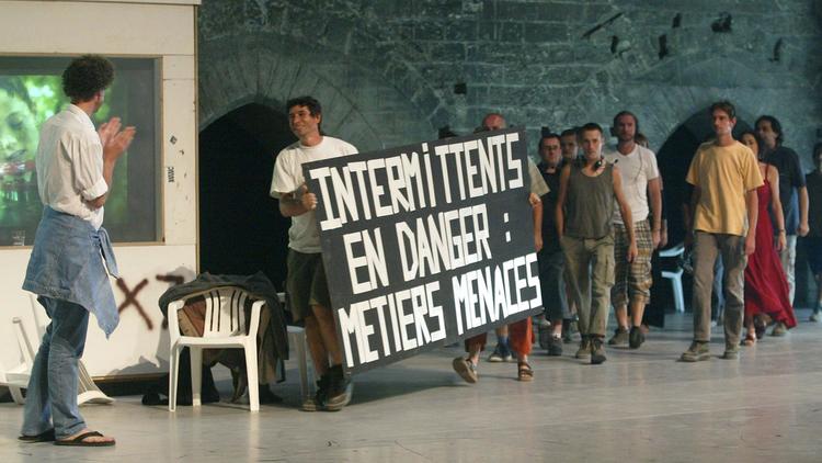 Photo d'archive de manifestation d'intermittents du spectacle pendant le festival d'Avignon en 2003 [Gerard Julien / AFP/Archives]
