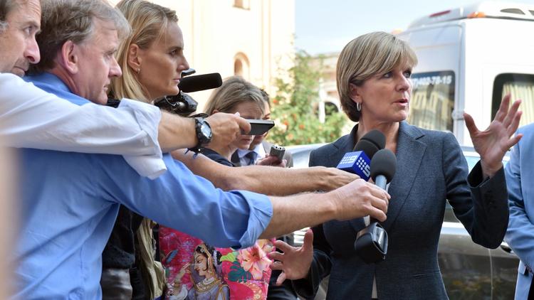 La ministre australienne des Affaires étrangères Julie Bishop (droite) à Kiev le 24 juillet 2014 [Sergei Supinsky / AFP]