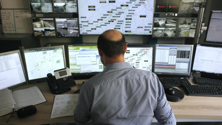 La salle de contrôle du péage de Saint-Arnoult-en-Yvelines, le 31 juillet 2014 [Matthieu Alexandre / AFP]