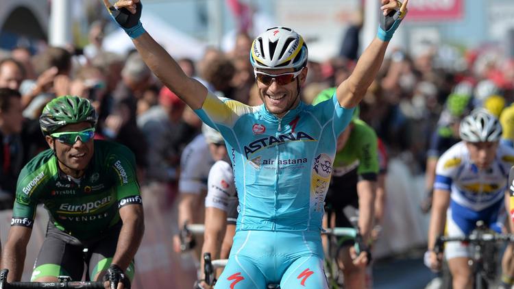 L'Italien Andrea Guardini de l'équipe Astana célèbre sa victoire sur la première étape du Tour du Benelux à Terneuzen, Pays-Bas, le 11 août 2014. [David Stockman / AFP/Archives]
