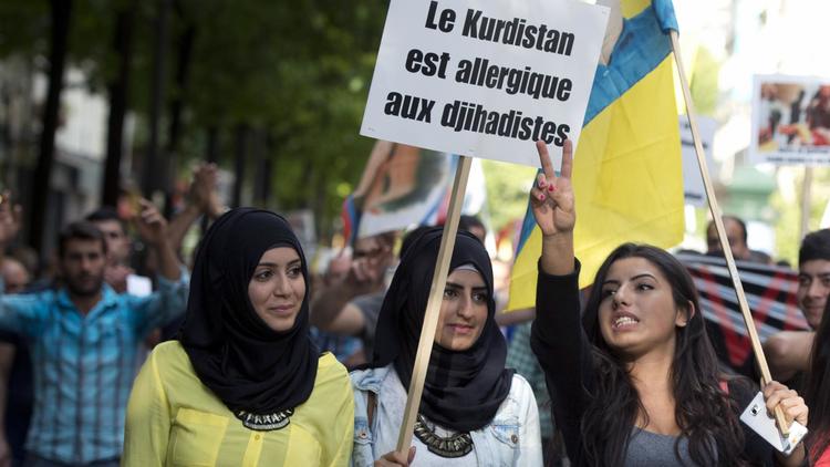 Environ 500 personnes, selon la police, rassemblées à Paris en faveur des Kurdes et des Yazidis en Irak le 16 août 2014  [Alain Jocard / AFP]