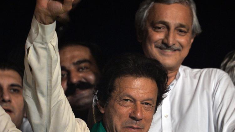 L'ex-star du cricket pakistanais et politicien de l'opposition Imran Khan lors d'un rassemblement pour réclamer la chute du Premier ministre Nawaz Sharif, le 17 août 2014 à Islamabad [Aamir Qureshi / AFP]