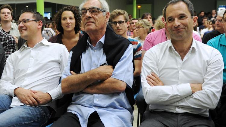Les socialistes Henri Emmanuelli (c) et l'ex ministre de l'Education Benoit Hamon (d), lors des universités d'été du PS à La Rochelle, le 29 août 2014 [Xavier Leoty / AFP]