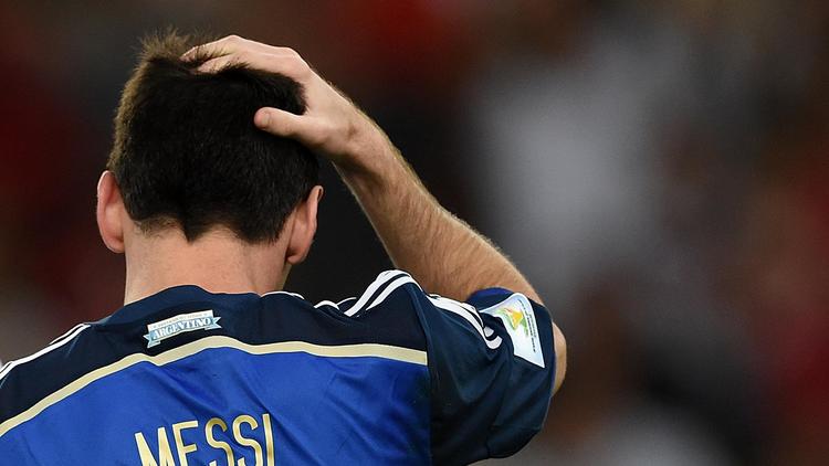 Le capitaine de l'Argentine Leo Messi, après sa défaire en finale du Mondial, le 13 juillet 2014 à Rio [Pedro Ugarte / AFP]