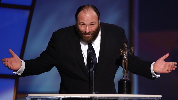 James Gandolfini reçoit un Emmy pour son rôle dans Les Sopranos, le 9 mars 2003  [Lucy Nicholson / AFP/Archives]