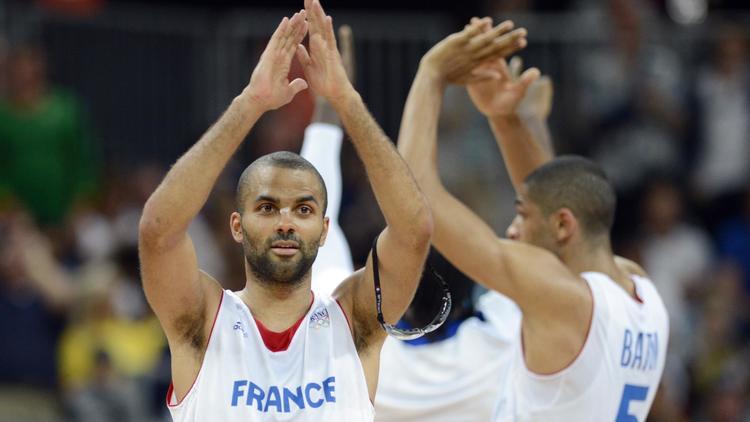 Les basketteurs français, emmenés par Tony Parker, ont décroché leur deuxième victoire en trois matches aux JO de Londres en battant la Lituanie 82 à 74[AFP]
