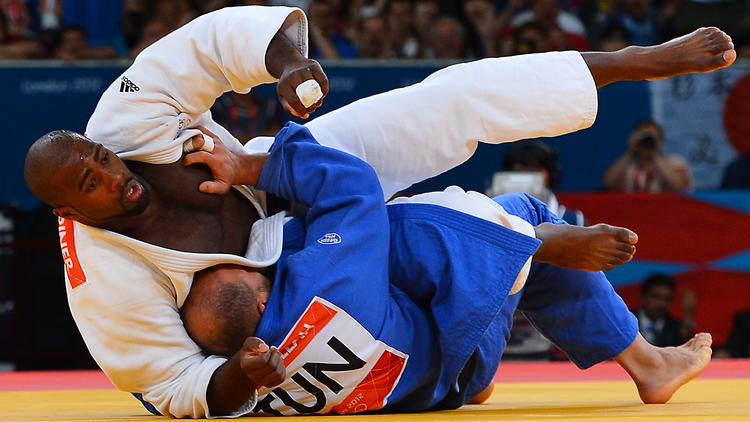 Le Français Teddy Riner s'est qualifié pour les quarts de finale en +100 kg du tournoi olympique de judo, en infligeant son premier ippon de la matinée de vendredi.[AFP]