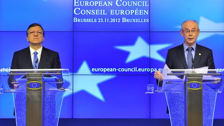 Le président de la Commission européenne, José Manuel Barroso (G) et le président du Conseil européen, Herman Van Rompuy, le 23 novembre 2012 à Bruxelles [Georges Gobet / AFP]