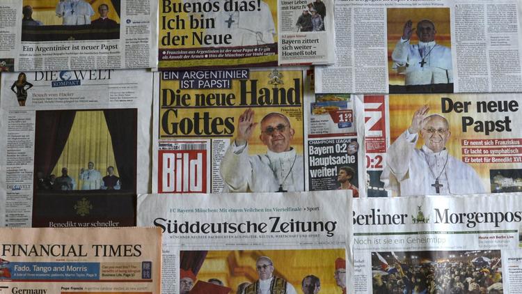 La presse allemande salue le 14 mars 2013 à la Une l'élection du nouveau pape, François [Christof Stache / AFP]