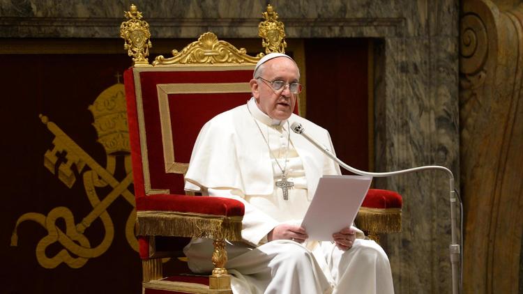 Le pape François le 15 mars 2013 salle Clémentine au Vatican où il reçoit les cardinaux [- / AFP/Osservatore Romano]