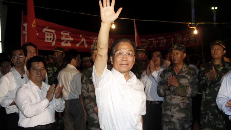 Le Premier ministre chinois Wen Jiabao a prévenu lundi que Pekin ne "cédera jamais un centimètre carré" dans le différend qui l'oppose au Japon sur un groupe d'îles en mer de Chine orientale, après que Tokyo eut annoncé son intention de racheter ces territoires. [AFP]