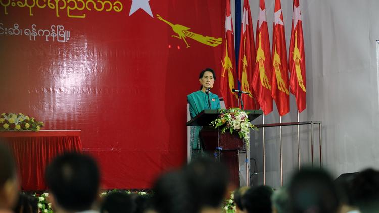 La présidente de la Ligue nationale pour la démocratie, Aung San Suu Kyi, au congrès du parti à Rangoun le 9 mars 2013 [Soe Than Win / AFP]