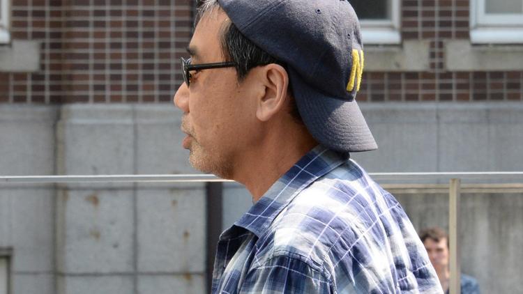 Haruki Murakami arrive le 6 mai 2013 pour une lecture publique à Kyoto [Yoshikazu Tsuno / AFP]