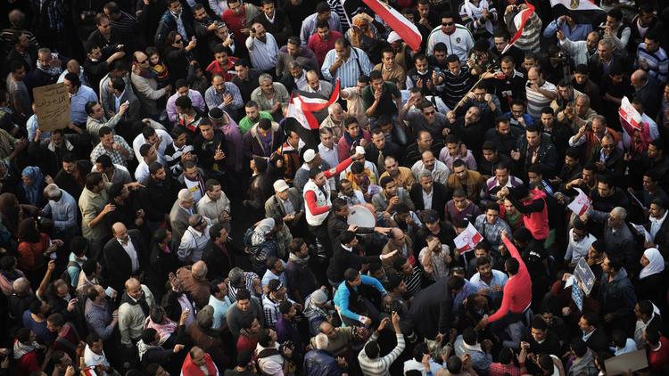 Des manifestants égyptiens réunis place Tahrir au Caire, le 27 novembre 2012 [Gianluigi Guercia / AFP]