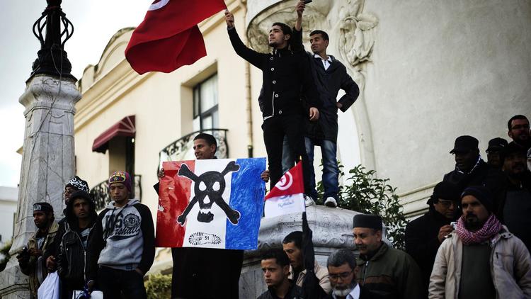 Des militants du parti islamiste Ennahda manifestent à Tunis, le 16 février 2013 [Gianluigi Guercia / AFP]