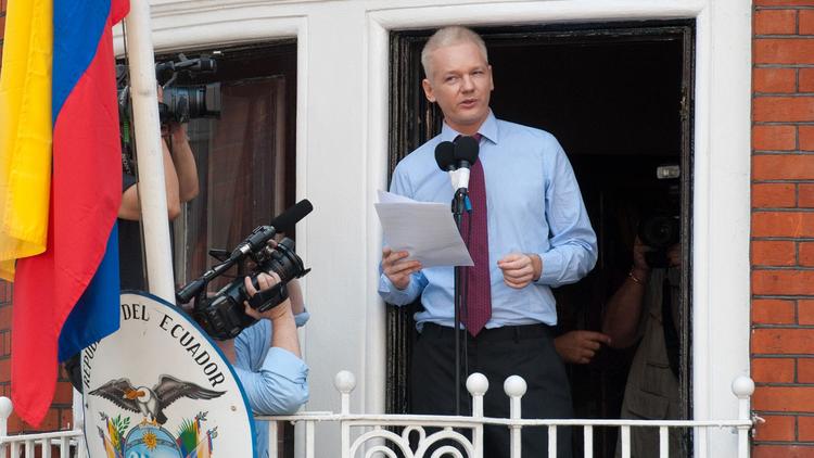 Le département d'Etat américain a démenti lundi toute "chasse aux sorcières" qui serait menée par les Etats-Unis contre Julian Assange et WikiLeaks et qualifié ces accusations lancées ce week-end par M. Assange d'"affirmations gratuites".[AFP]