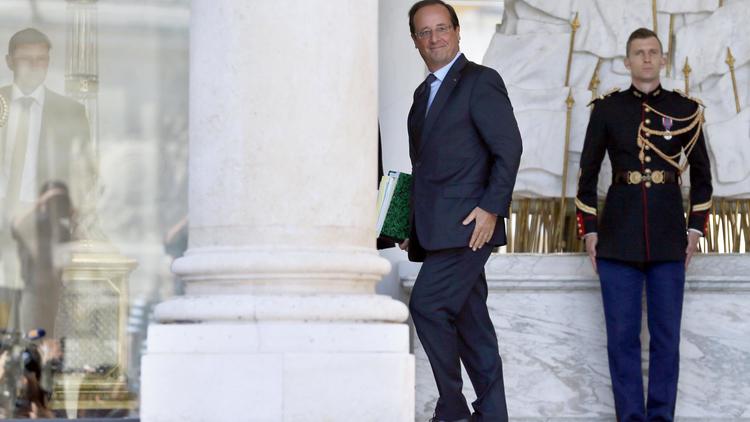 A Madrid pour la première fois depuis son élection, François Hollande tentera de sonder les intentions de l'Espagne qui pourrait de nouveau en appeler à la solidarité européenne, cette fois pour un sauvetage global de son économie, la quatrième de la zone euro.[AFP]