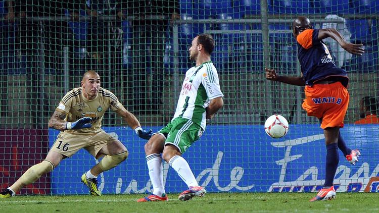 Souleymane Camara égalise pour Montpellier face à Saint-Etienne, le 21 septembre 2012 à La Mosson. [Pascal Guyot / AFP]