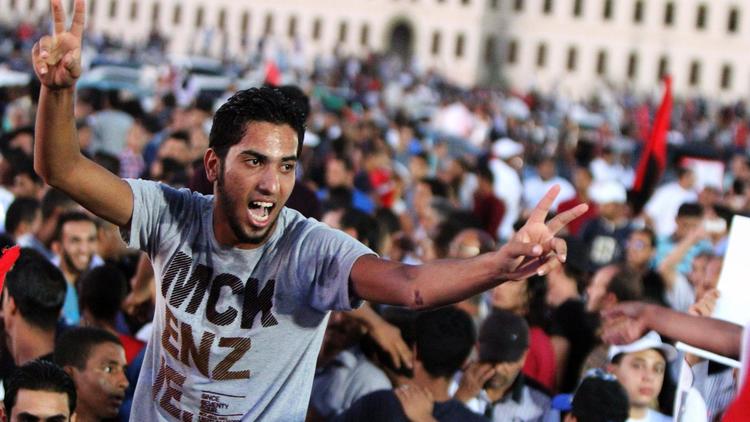 Des milliers de manifestants anti-milices à Benghazi, le 21 septembre 2012 [Abdullah Doma / AFP]