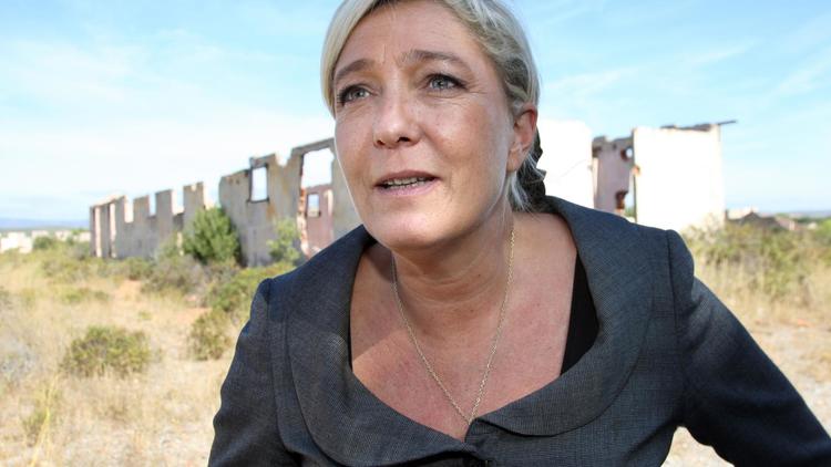 Marine Le Pen au camp de Rivesaltes, dans les Pyrénées-Orientales, le 25 septembre 2012 [Raymond Roig / AFP]
