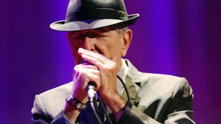 Le chanteur canadien Leonard Cohen sur scène à l'Olympia, le 28 septembre 2012 [Thomas Samson / AFP]
