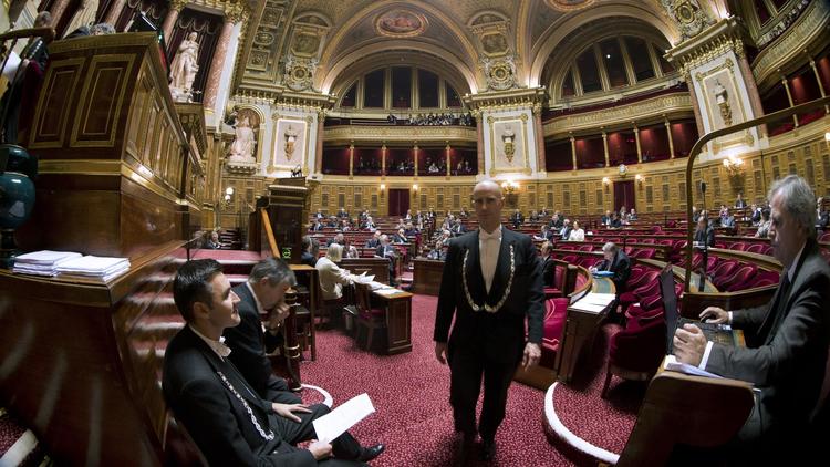 Des huissiers au Sénat à Paris, le 13 novembre 2012 [Joel Saget / AFP]