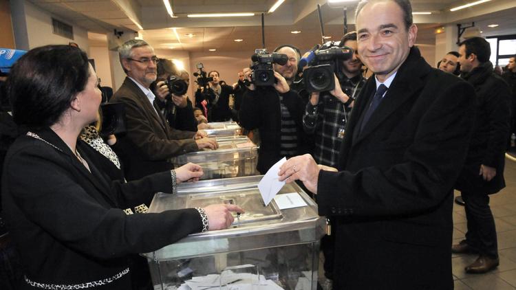 Jean-François Copé vote à Meaux, le 18 novembre 2012 pour l'élection du président de l'UMP [Mehdi Fedouach / AFP]